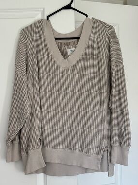 American Eagle Cream Waffle V-Neck Sweater